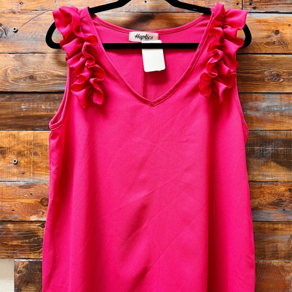 🛍️ 3/$10!! Hot pink ruffle sleeve tank. Size LG